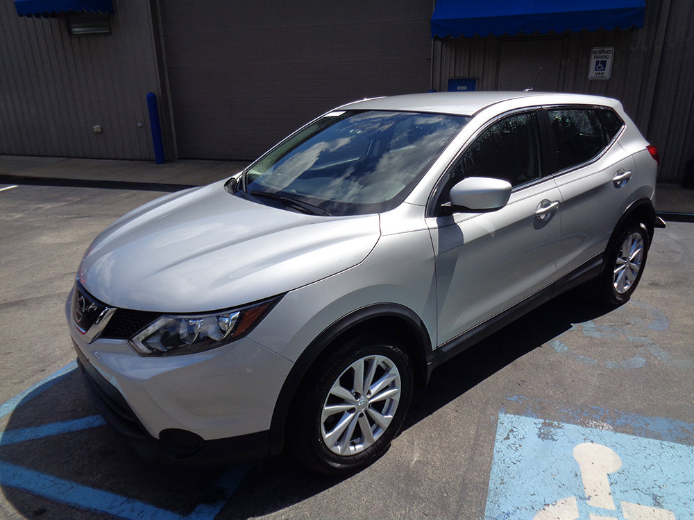 Used 2018 Nissan Rogue Sport S w/ S Appearance Package AWD/4WD image 1