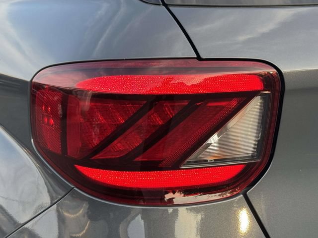 Used 2024 Hyundai Venue Limited FWD image 15