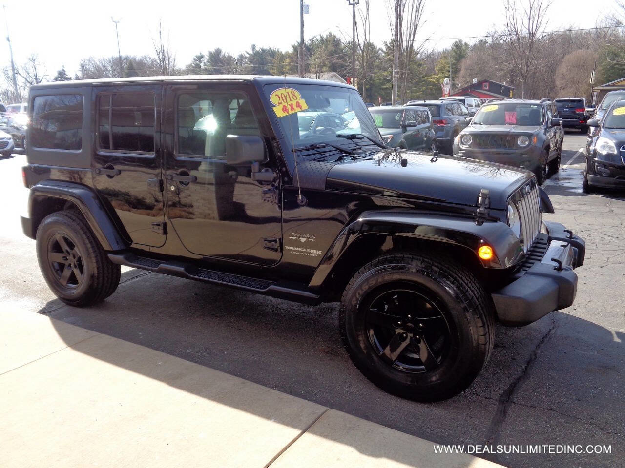 Used 2018 Jeep Wrangler Unlimited Sahara image 2