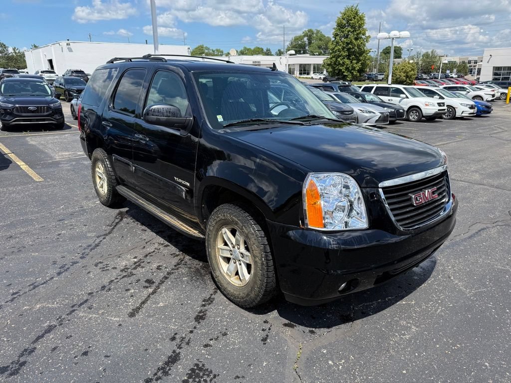 Used 2013 GMC Yukon SLE w/ Convenience Package AWD/4WD image 3