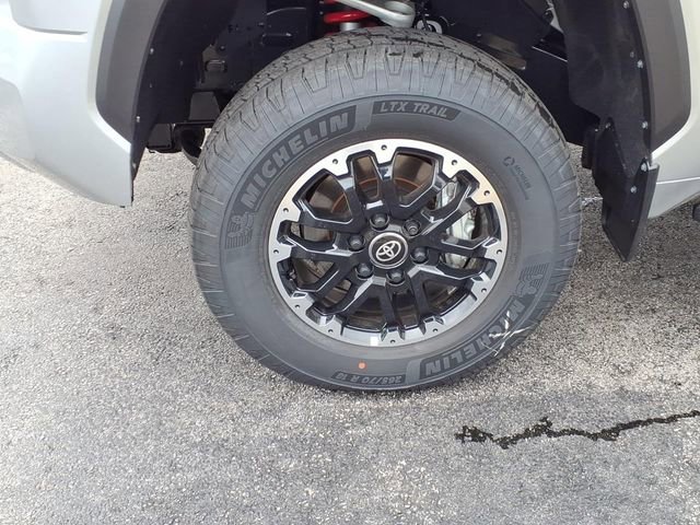 Certified 2026 Toyota Tundra SR5 w/ TRD Off-Road Premium Package image 20