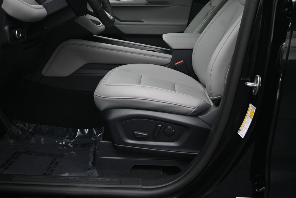 New 2026 Ford Explorer Active w/ Active Comfort Package RWD image 21