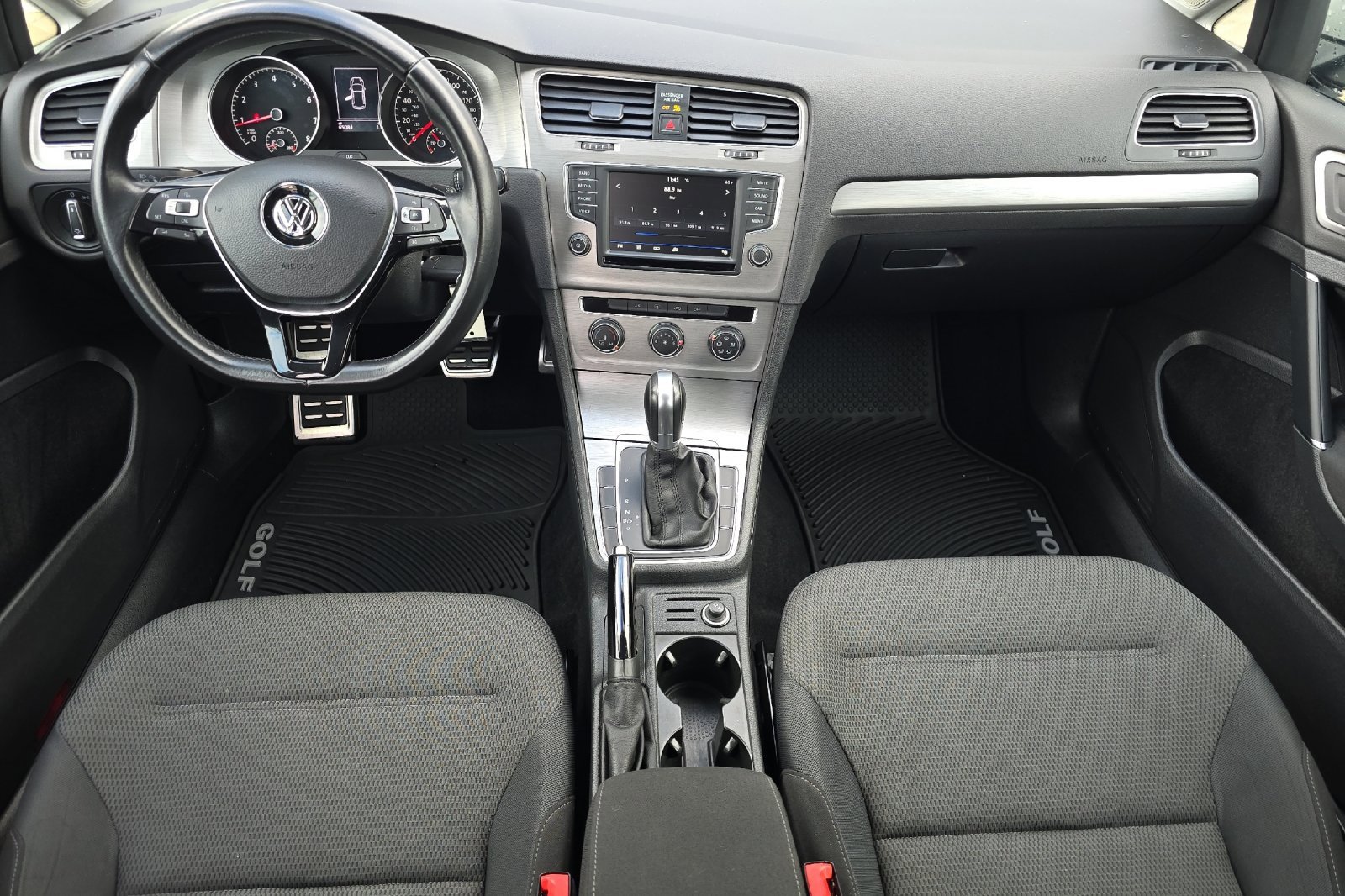 Used 2017 Volkswagen Golf S image 14