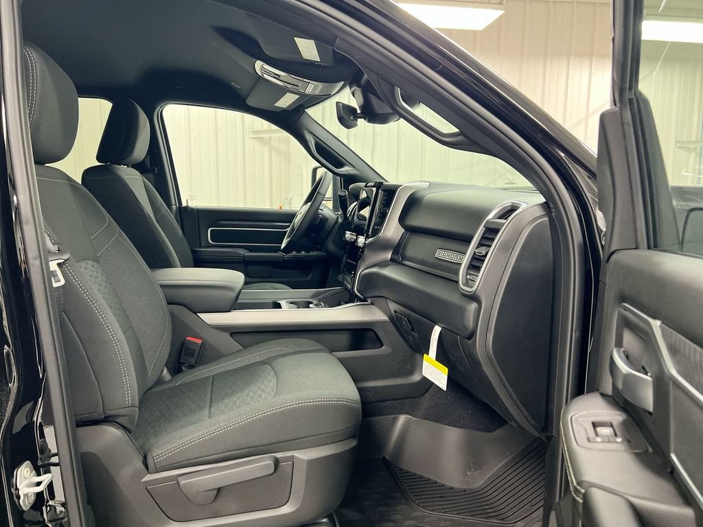 New 2026 RAM 2500 Big Horn AWD/4WD image 22