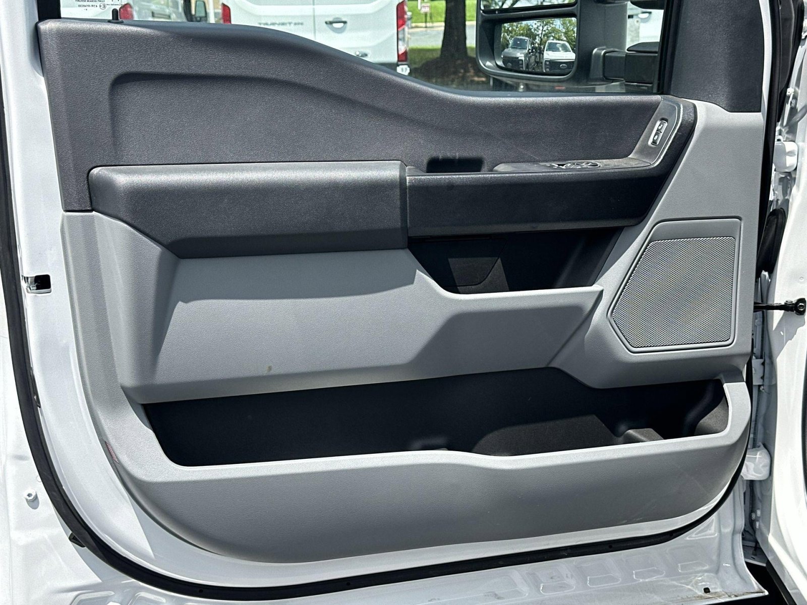 New 2025 Ford F550 4x4 Regular Cab Super Duty image 14