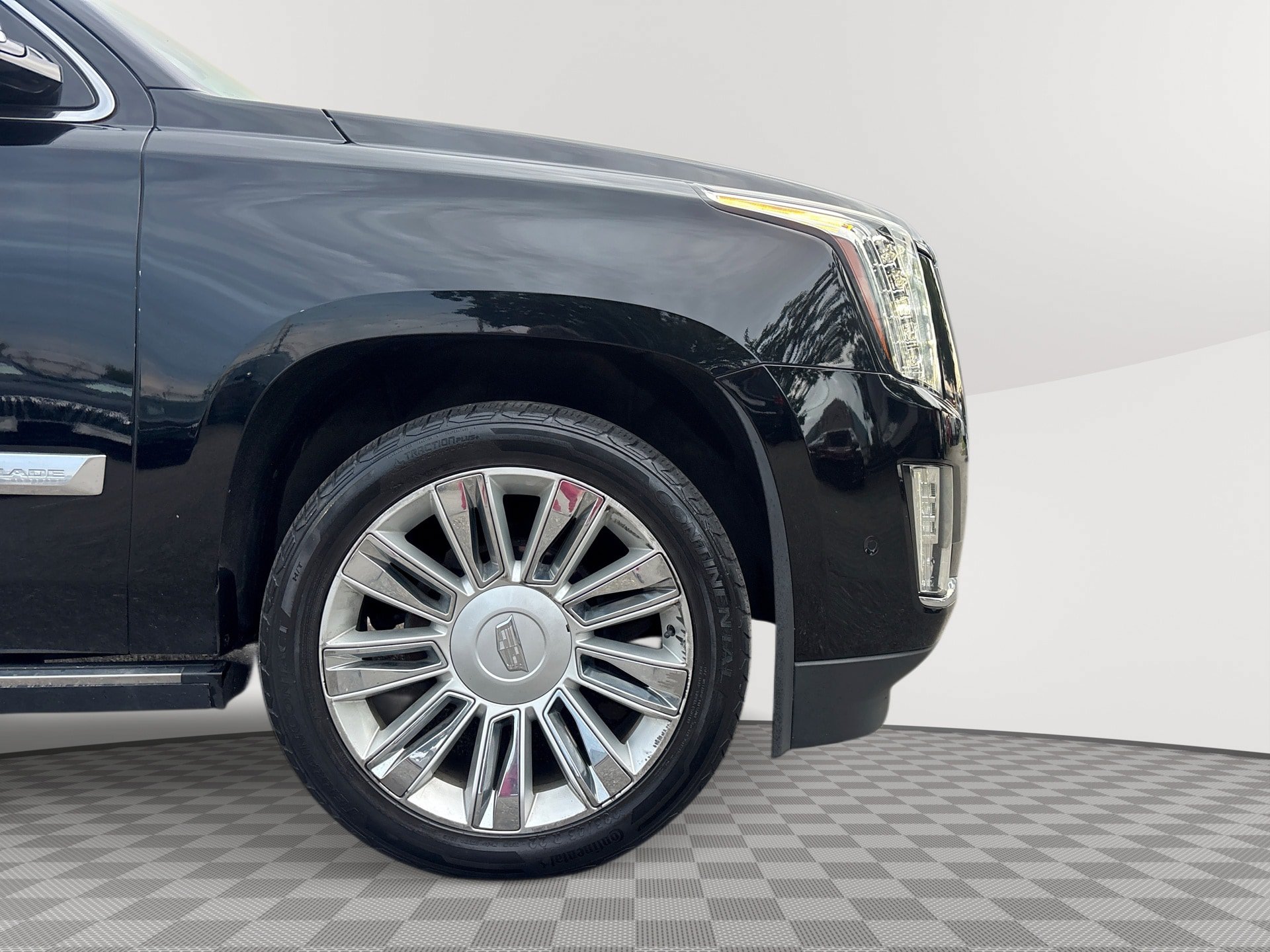 Used 2019 Cadillac Escalade ESV Platinum AWD/4WD image 28