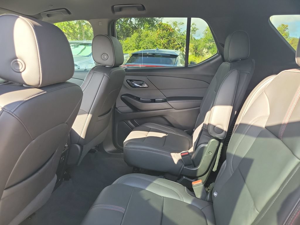 Used 2023 Chevrolet Traverse RS FWD image 25