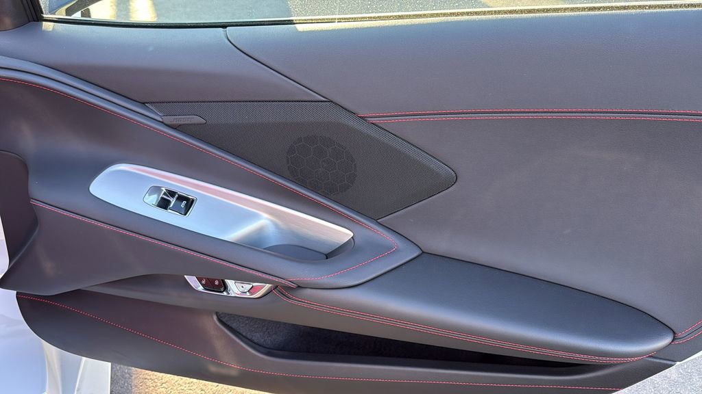 Used 2025 Chevrolet Corvette Stingray Convertible w/ 1LT image 31