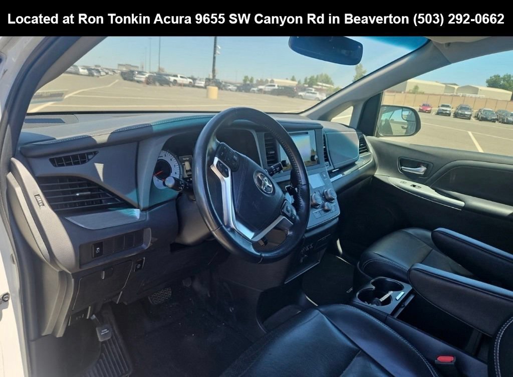 Used 2015 Toyota Sienna SE FWD image 9