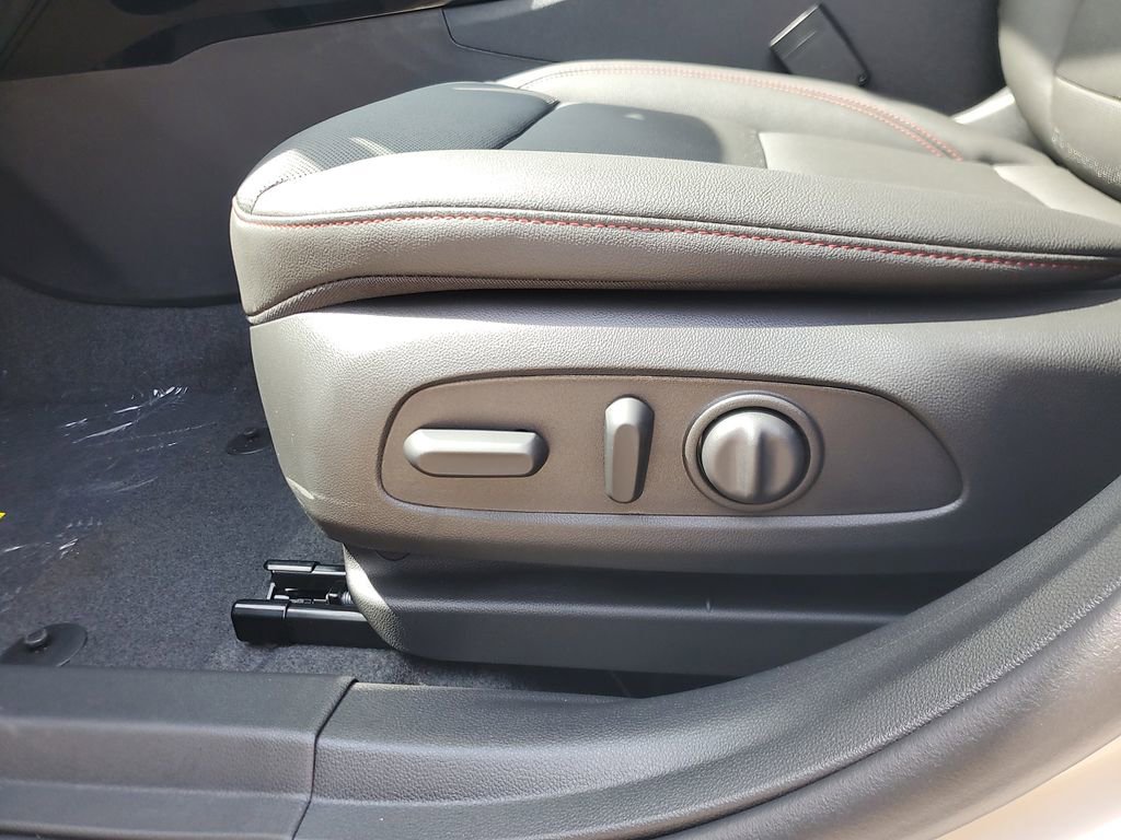 New 2026 Chevrolet Trax RS image 12