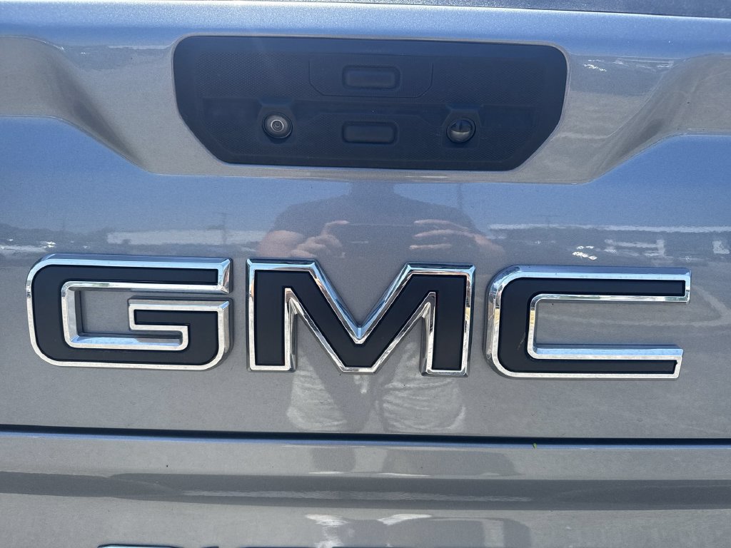 Used 2019 GMC Sierra 1500 SLT w/ SLT Premium Plus Package AWD/4WD image 32