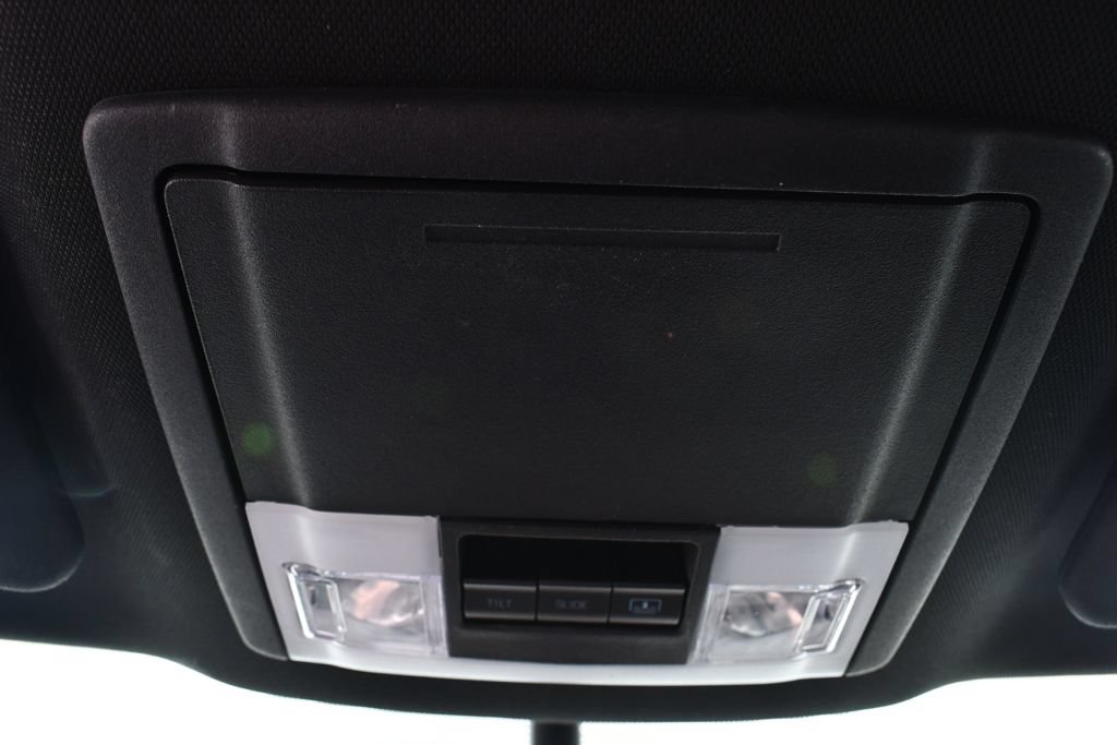 Used 2019 Ford Explorer XLT w/ Equipment Group 202A AWD/4WD image 33