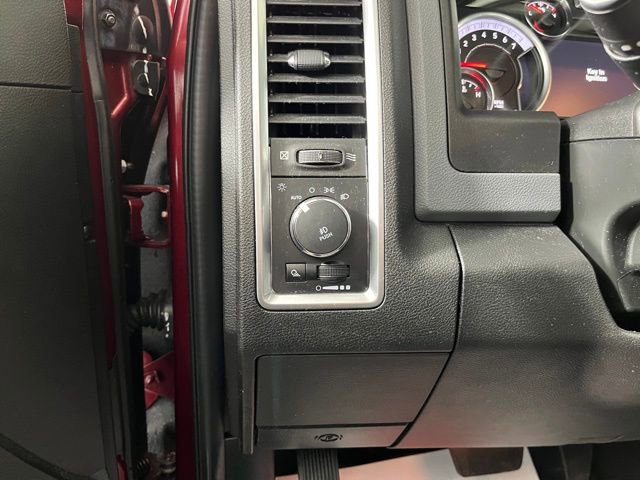 Used 2019 RAM 1500 Classic Warlock w/ Electronics Group AWD/4WD image 18