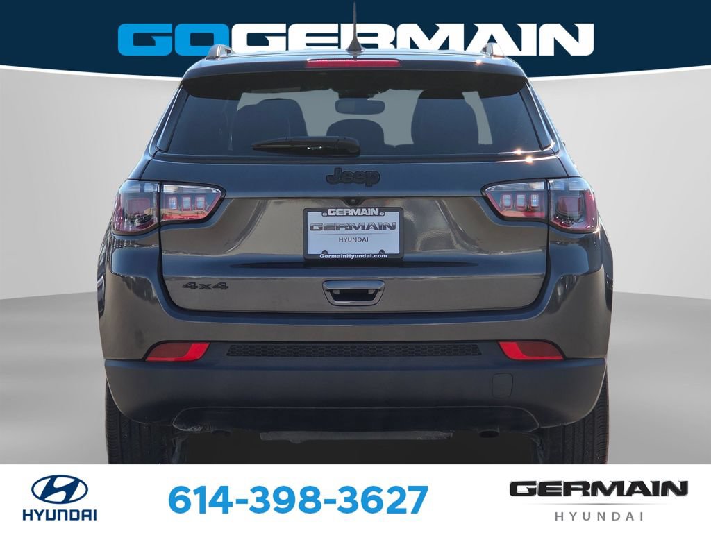 Used 2023 Jeep Compass Latitude w/ Convenience Group AWD/4WD image 9