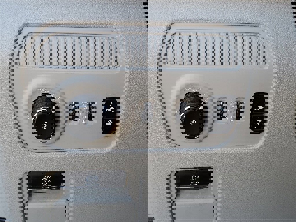 Used 2023 Jeep Wagoneer Series III w/ Preferred Equipment Group image 21