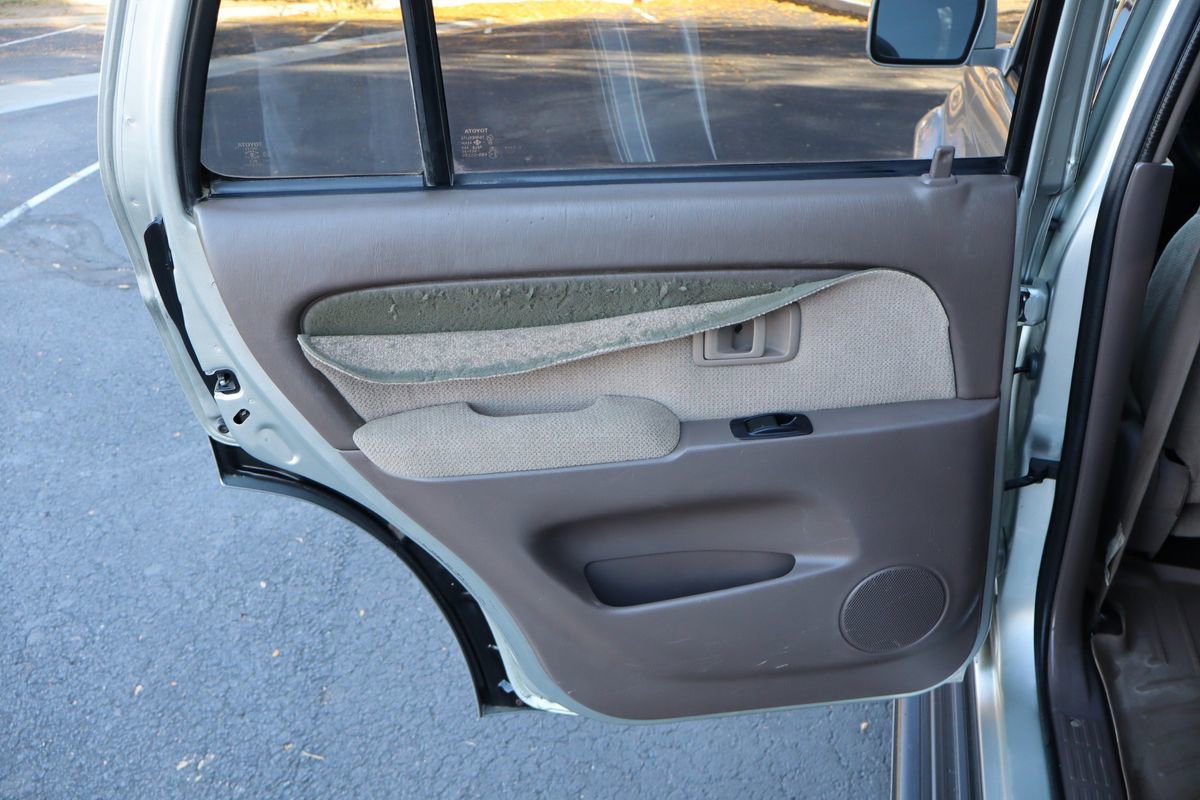 Used 2000 Toyota 4Runner SR5 w/ Upgrade Value Pkg 4 image 25