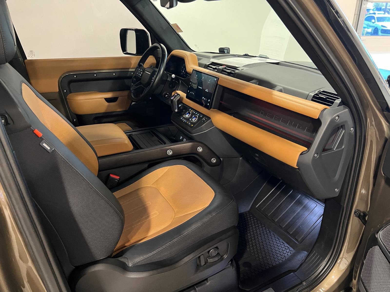 Used 2023 Land Rover Defender 90 X image 33