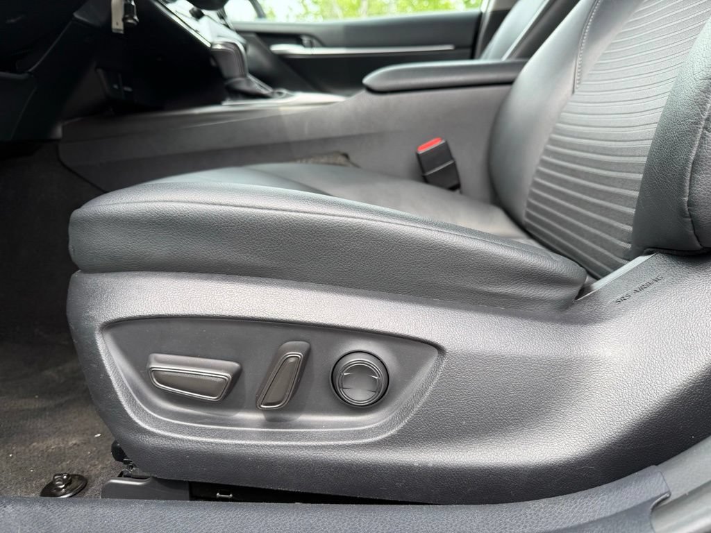 Used 2024 Toyota Camry SE FWD image 10