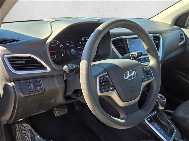 Used 2022 Hyundai Accent SEL image 9