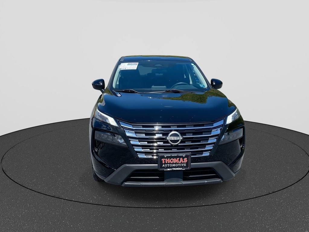 Used 2024 Nissan Rogue SV AWD/4WD image 3