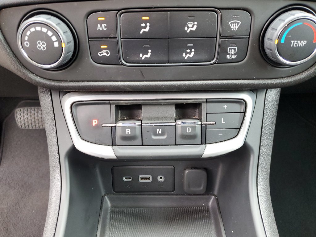 Used 2024 GMC Terrain SLE FWD image 32