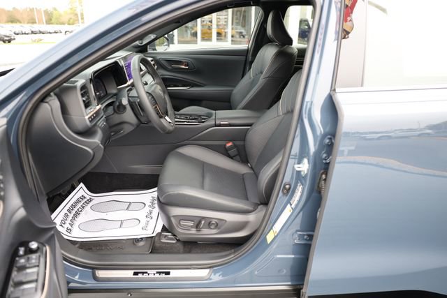 Used 2025 Toyota Crown Signia w/ Advanced Technology Package AWD/4WD image 15