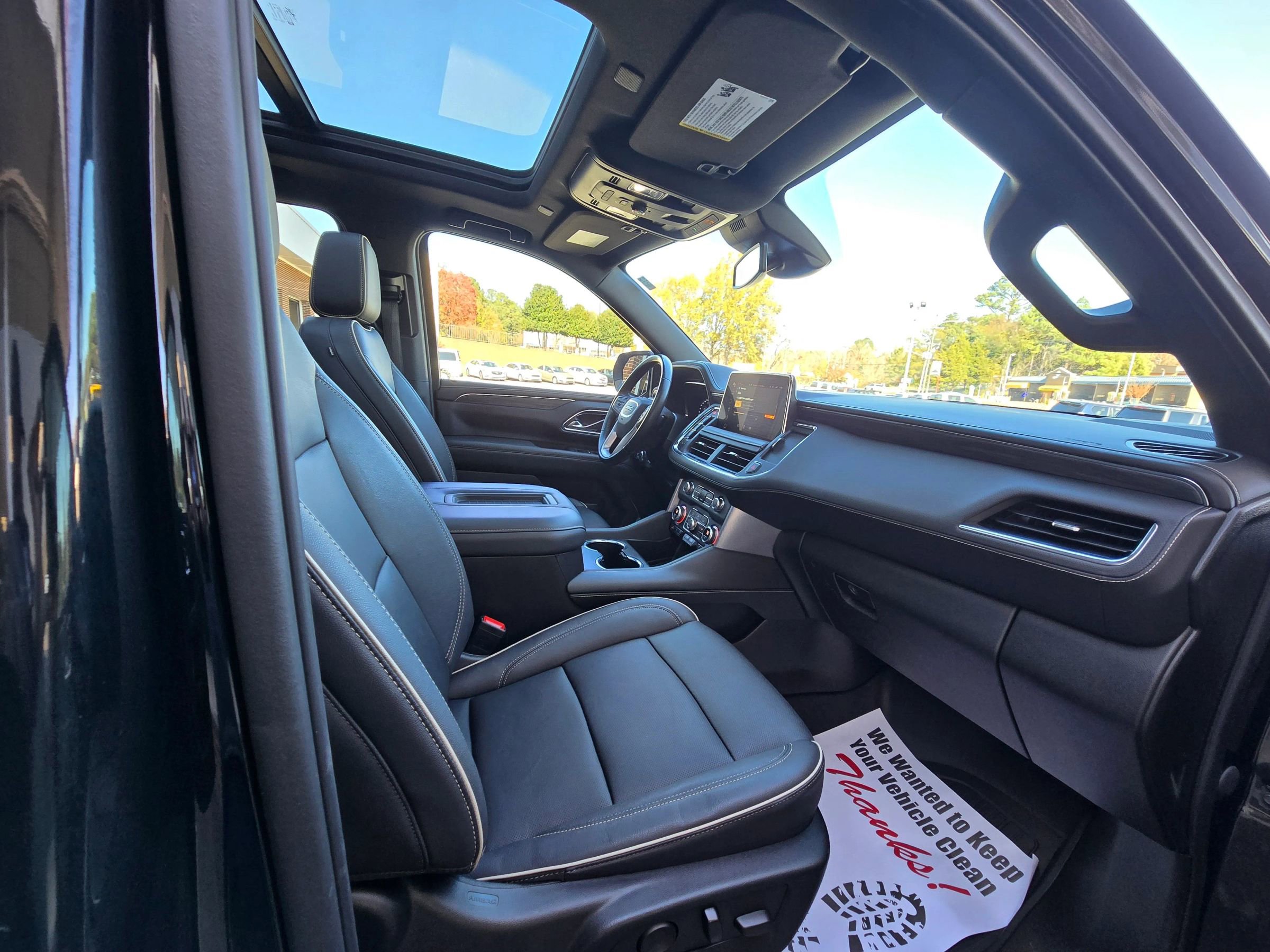 Used 2023 GMC Yukon XL SLT image 12