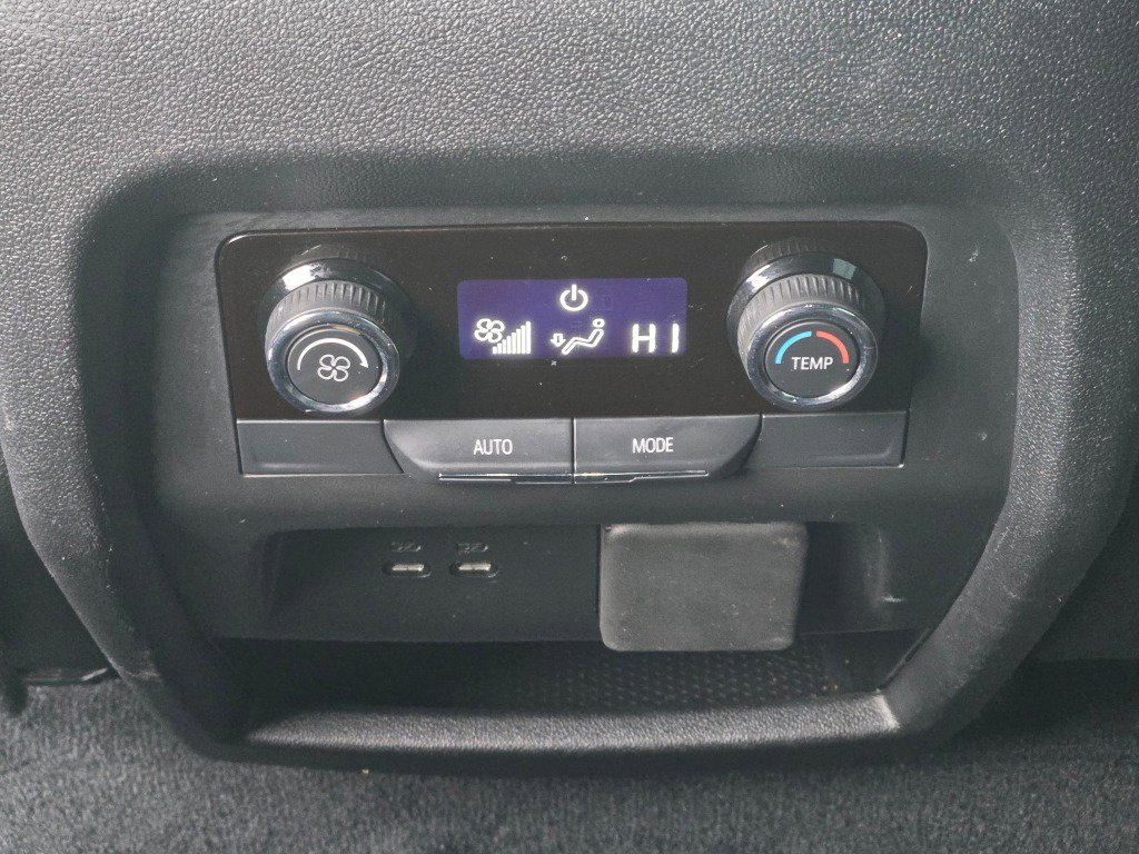 Certified 2024 Chevrolet Traverse LT w/ LPO, Floor Liner Package image 17