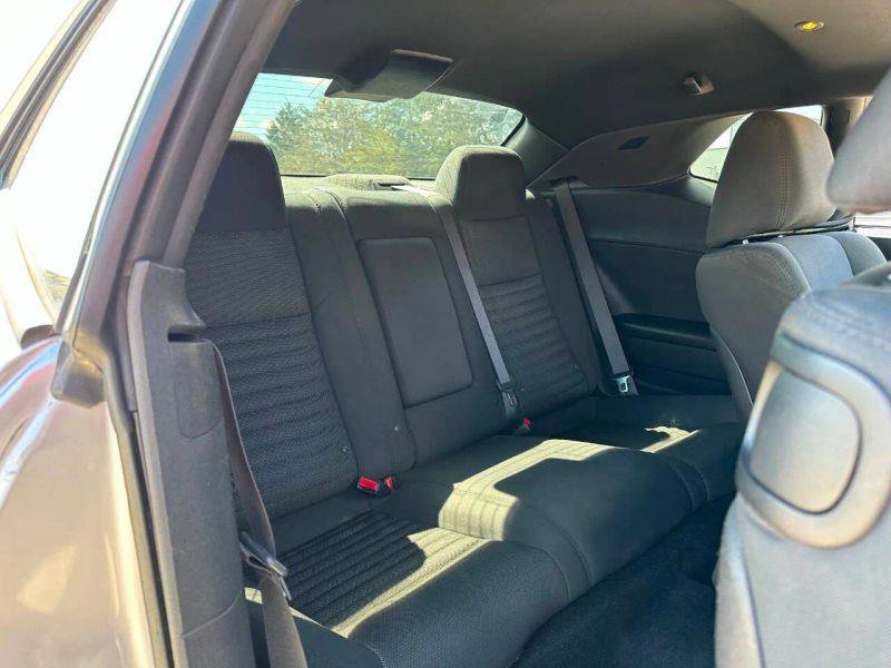 Used 2014 Dodge Challenger SXT RWD image 11