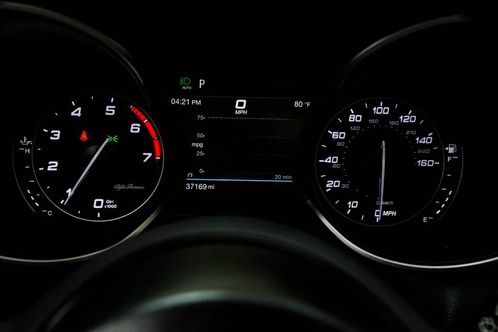 Used 2022 Alfa Romeo Stelvio Ti image 32
