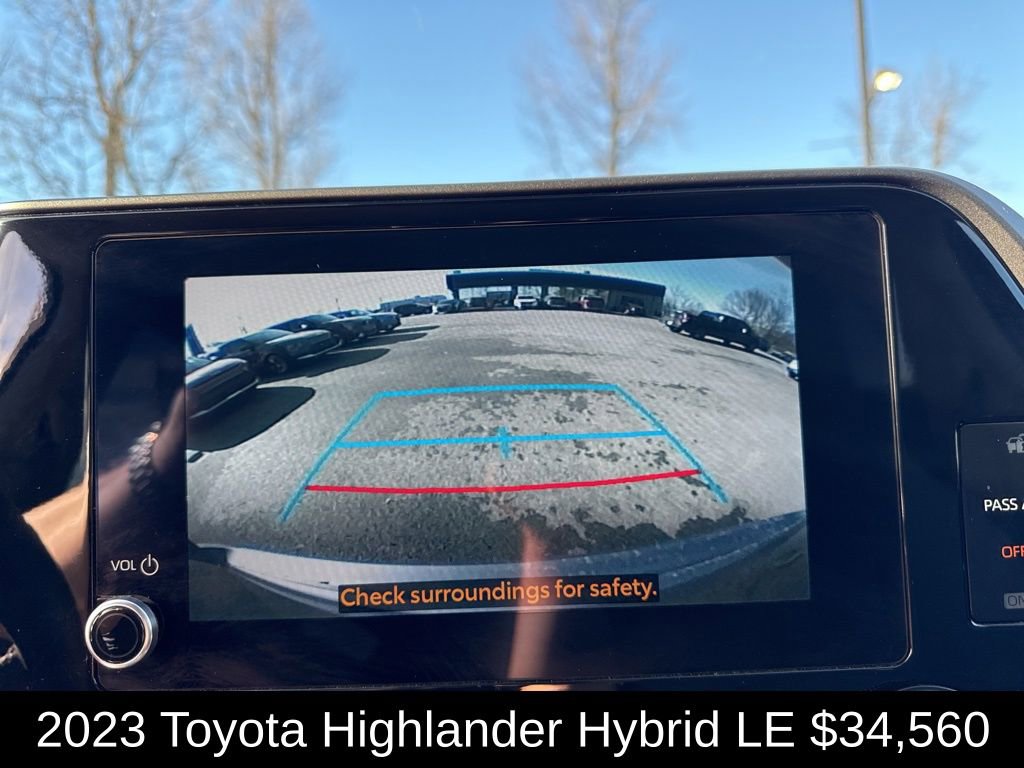 Used 2023 Toyota Highlander LE image 27
