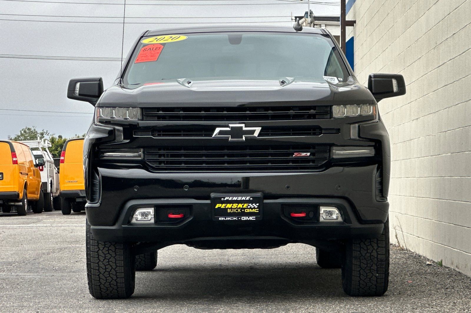 Used 2020 Chevrolet Silverado 1500 LT Trail Boss w/ Midnight Edition AWD/4WD image 9