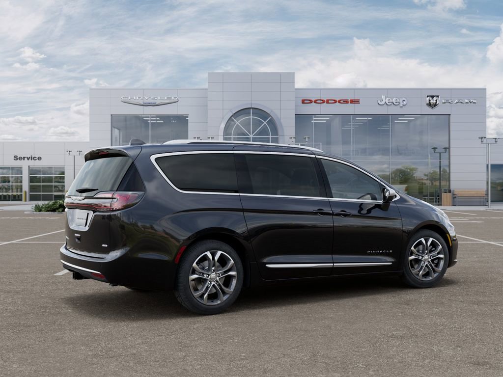 New 2026 Chrysler Pacifica Pinnacle w/ Trailer Tow Group AWD/4WD image 4