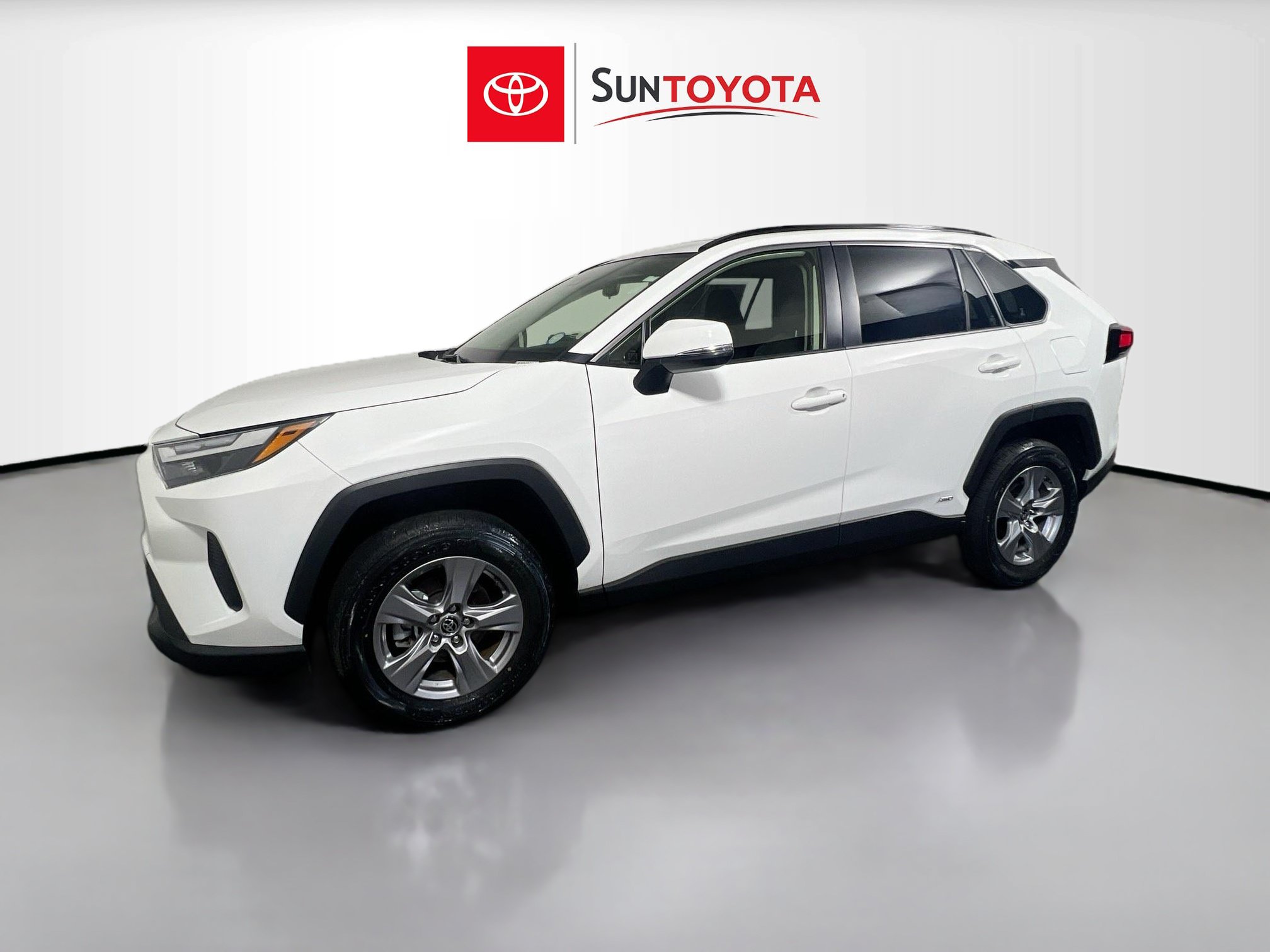 Used 2025 Toyota RAV4 XLE w/ Convenience Package AWD/4WD image 9