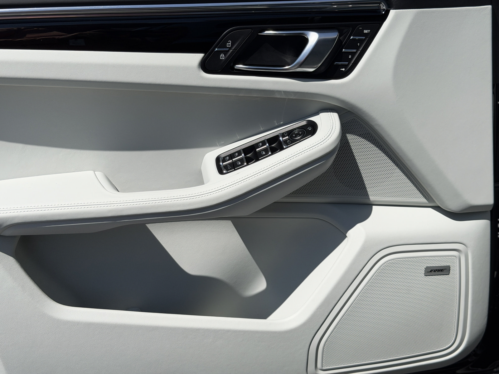New 2026 Porsche Macan AWD/4WD image 19