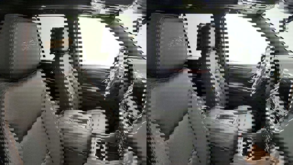 Used 2024 Chevrolet Tahoe High Country w/ Advanced Technology Package image 25