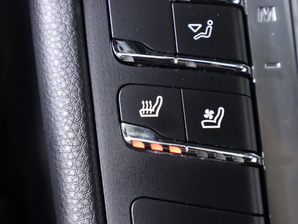 Used 2017 Porsche Macan S image 24