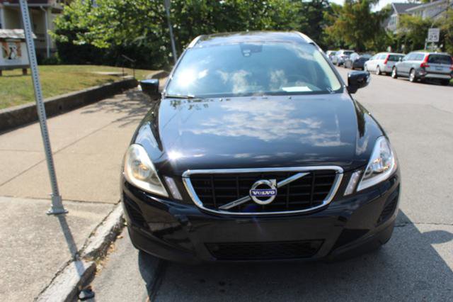 Used 2011 Volvo XC60 T6 image 2