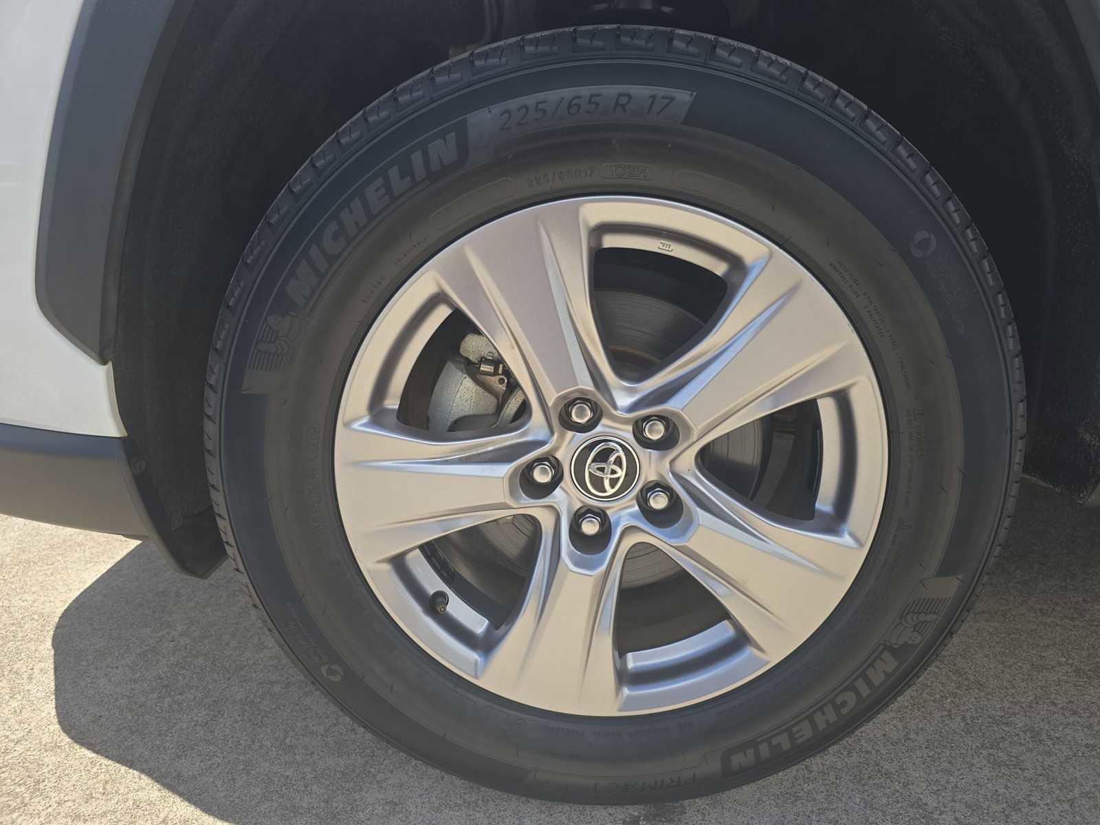 Used 2023 Toyota RAV4 XLE AWD/4WD image 19