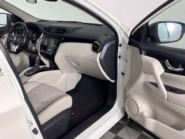 Used 2022 Nissan Rogue Sport SV w/ Technology Package AWD/4WD image 29