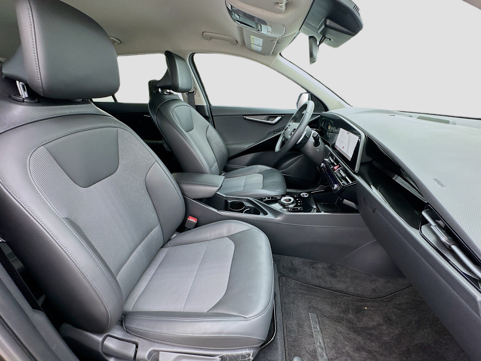 Used 2023 Kia Niro EX FWD image 19