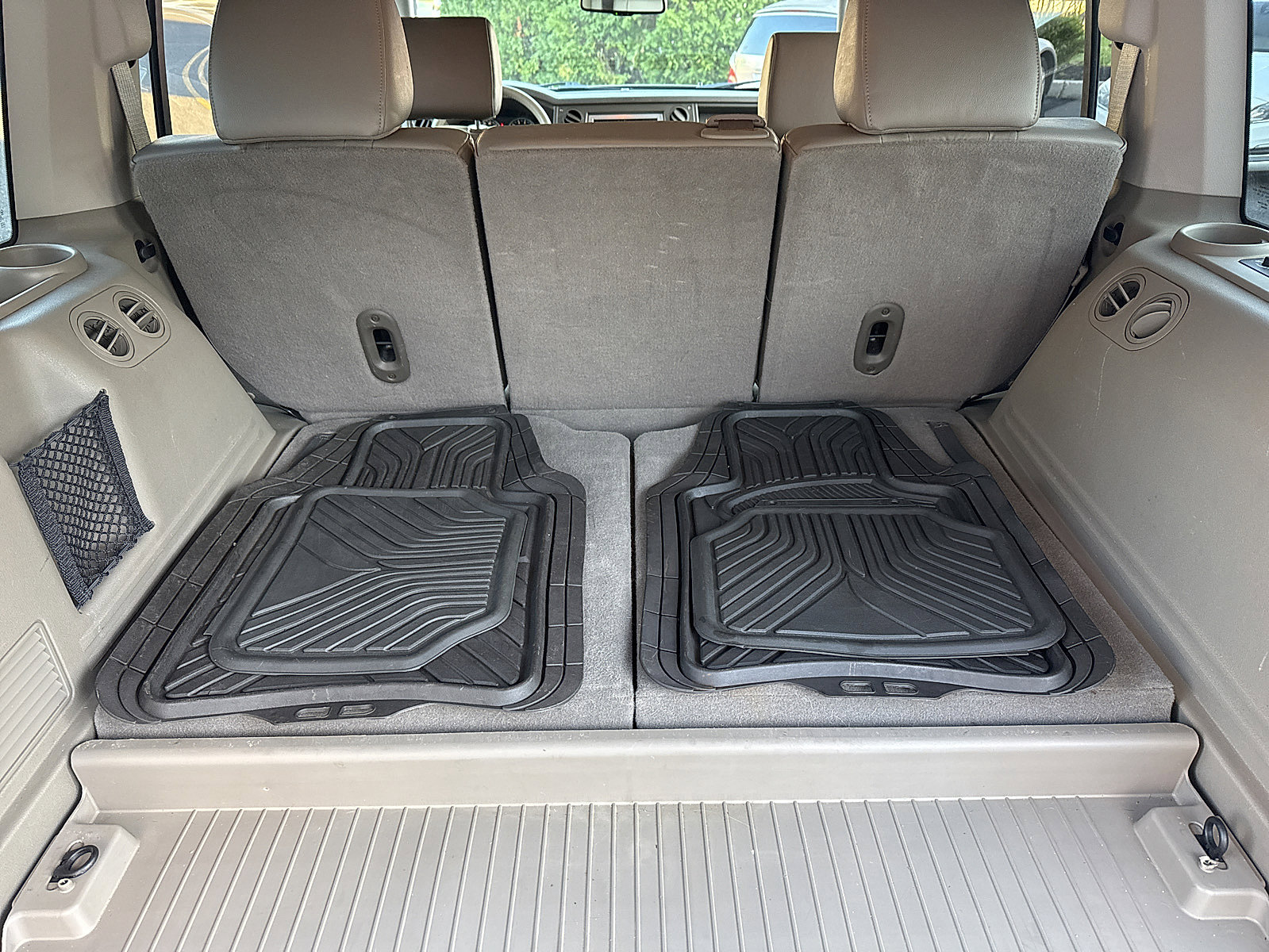 Used 2008 Jeep Commander Sport image 23