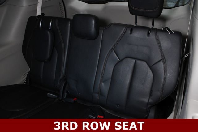 Used 2018 Chrysler Pacifica Touring-L Plus w/ Tire & Wheel Group FWD image 10
