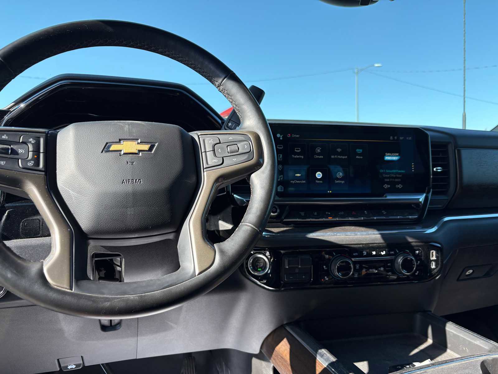 Used 2024 Chevrolet Silverado 3500 High Country w/ Technology Package AWD/4WD image 17