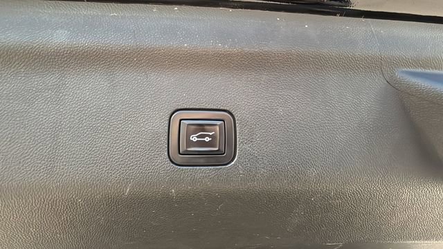 Used 2022 Chevrolet Suburban Z71 w/ Z71 Off-Road Package image 39