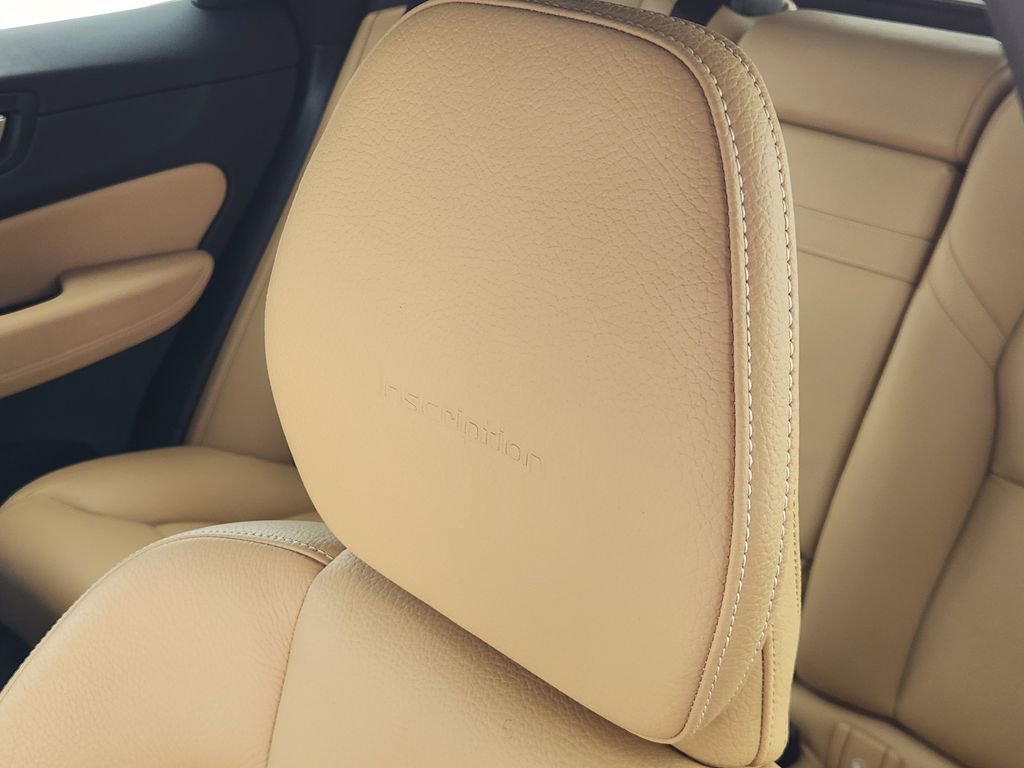 Used 2019 Volvo XC60 T6 Inscription w/ Protection Package Premier image 24