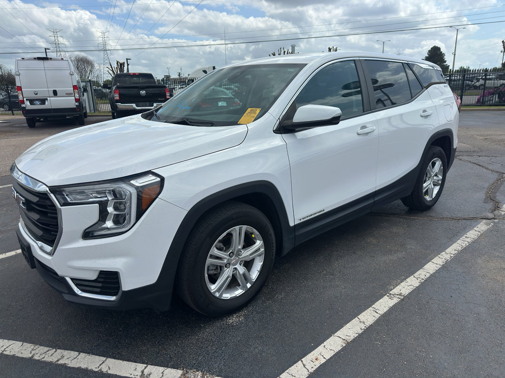 Used 2022 GMC Terrain SLE w/ Fleet Convenience Package image 1