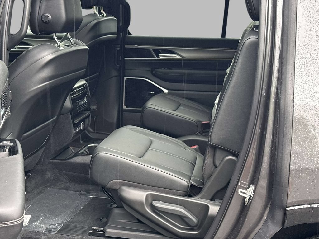New 2026 Jeep Grand Wagoneer Limited AWD/4WD image 9