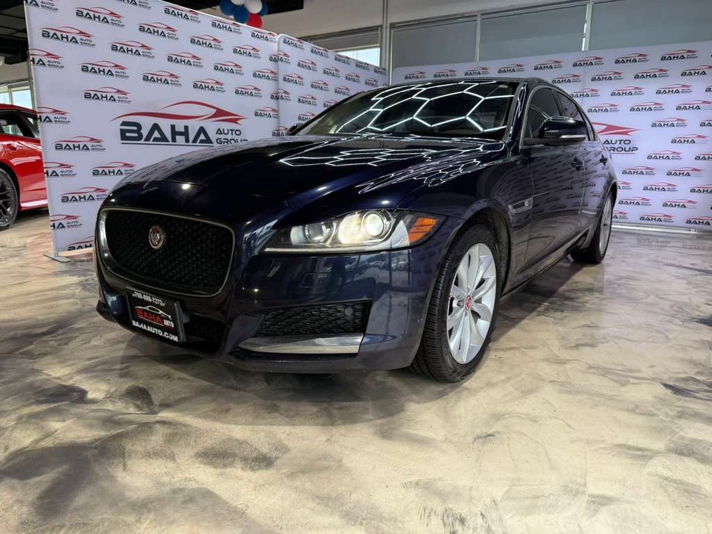 Used 2018 Jaguar XF Premium AWD/4WD image 2