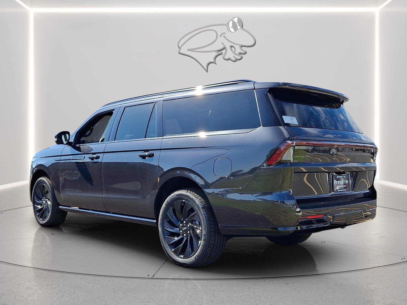 New 2027 Lincoln Navigator L Reserve w/ Jet Appearance Package AWD/4WD image 2